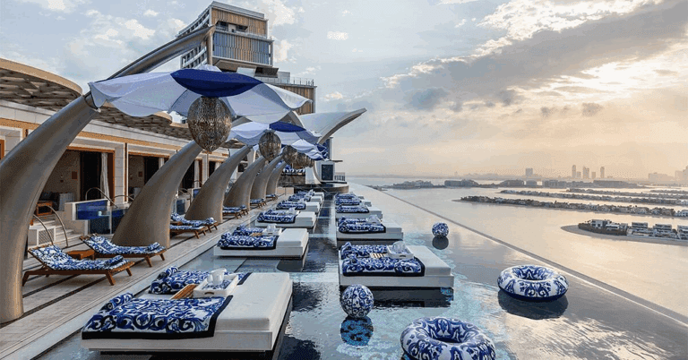 fashion-and-poolside