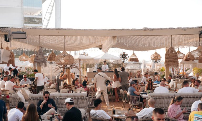 festive-lunch-front-of-burj-al-arab